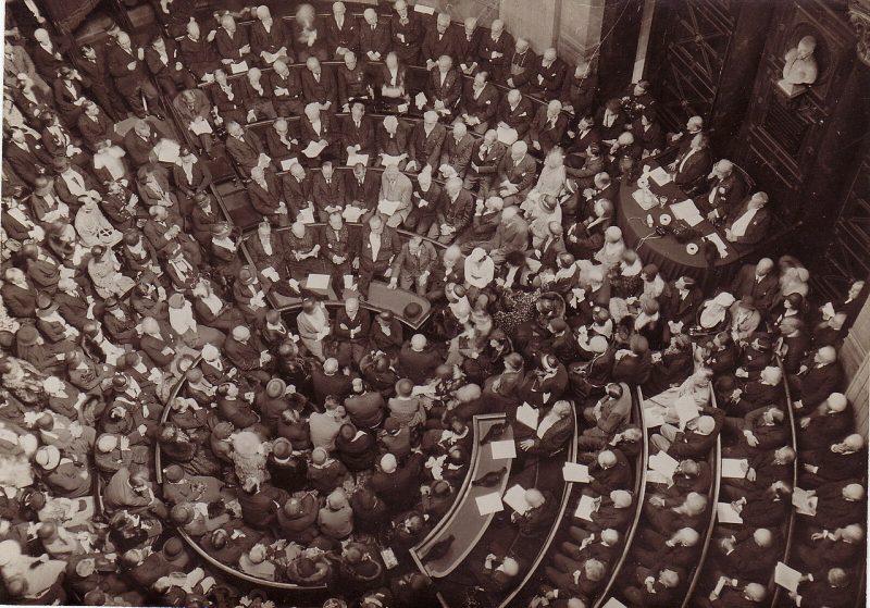 Прием генерала Максима Вейгана с участием Жюля Камбона во Французской академии. 1932 г.