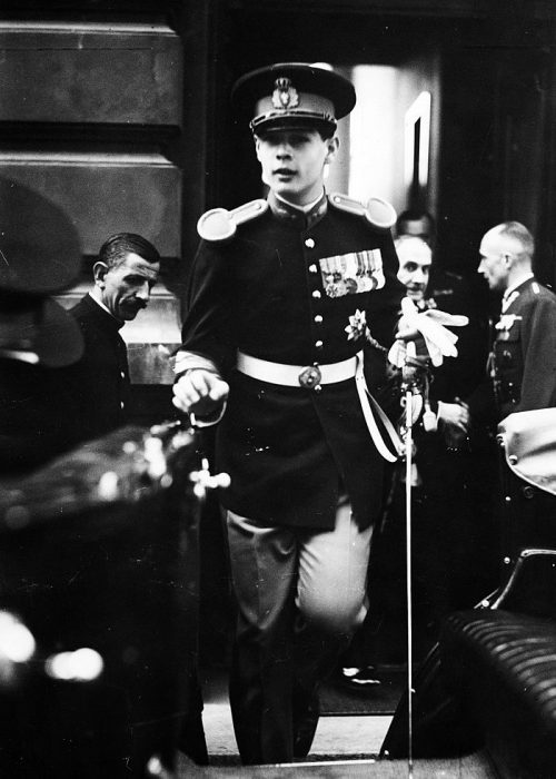 Наследный принц Румынии Михаил в Варшаве. 1937 г.