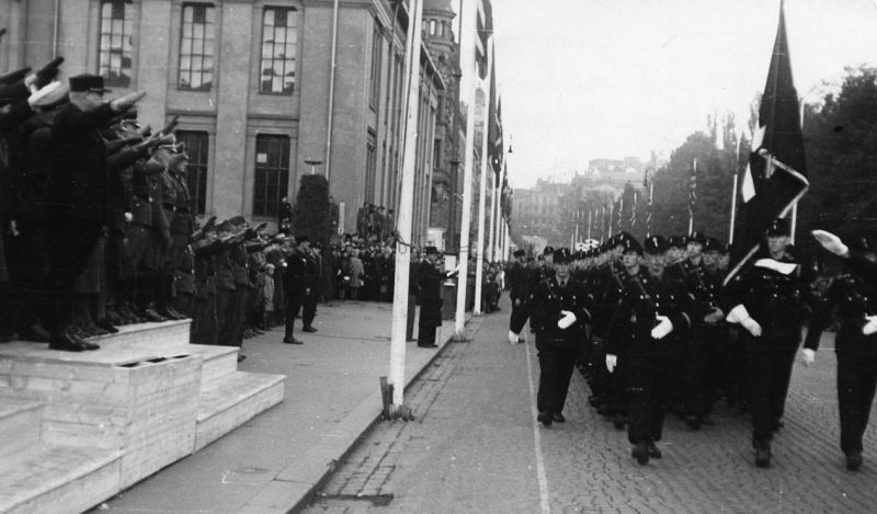 Голландские подразделения СС. 1942 г.