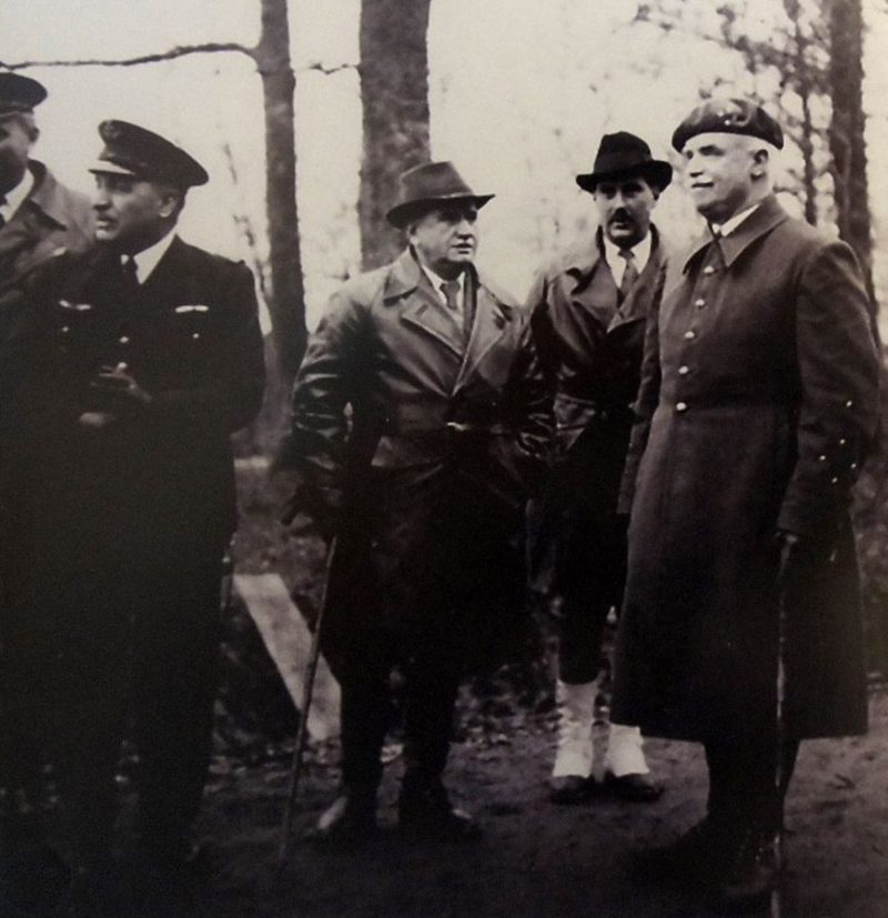 Даладье с генералами Жозефом Вийеменом и Виктором Бурре. 1939 г.