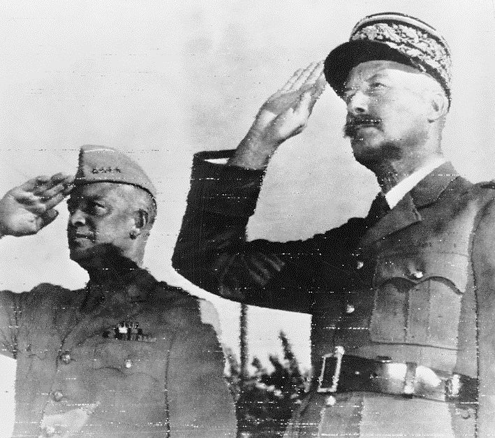 Генерал Дуайт Д. Эйзенхауэр и генерал Анри Оноре Жиро. 1943 г.