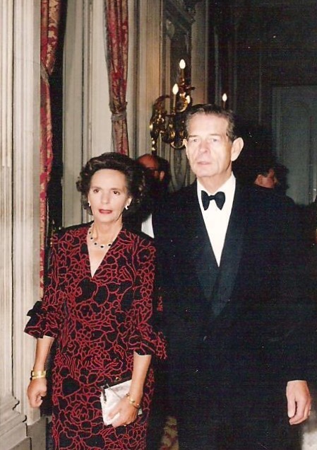 Король Румынии Михай I и его жена королева Анна в Париже. 1991 г.