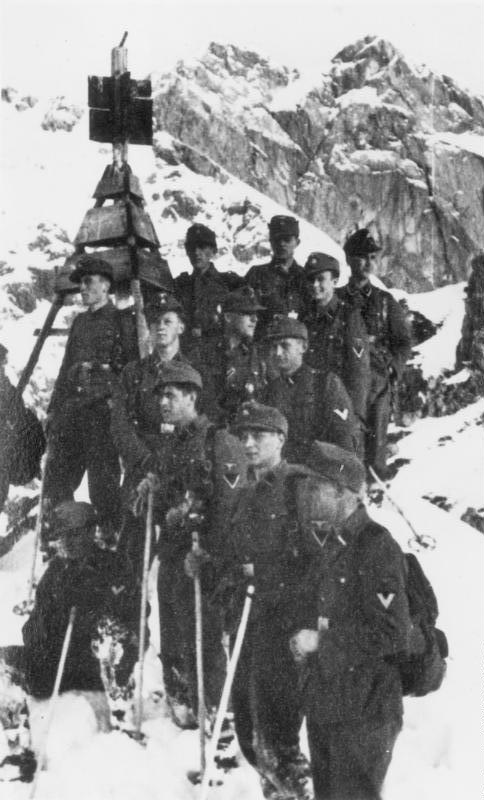 24-я горнострелковая дивизия СС «Карстъегер», полигон Поттенштайн. 1942 г. 