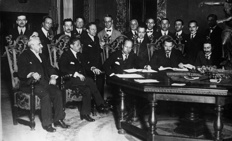 Подписание договора о торговле и мореплавании между СССР и Италией. Рим, 1924 г.
