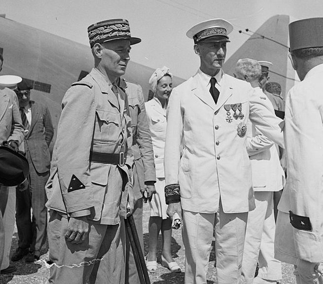 Генерал Маст в аэропорту. 1943 г. 