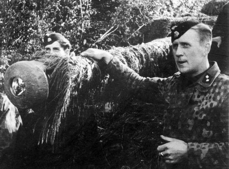 Танкисты Ваффен-СС во Франции. 1944 г.