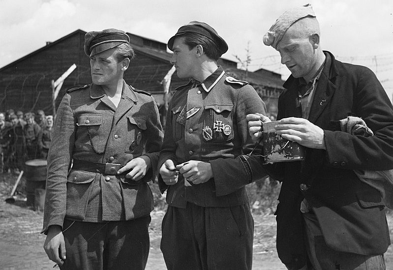 Лагерь интернированных голландских эсэсовцев. Харскамп, Нидерланды, 1945 г.
