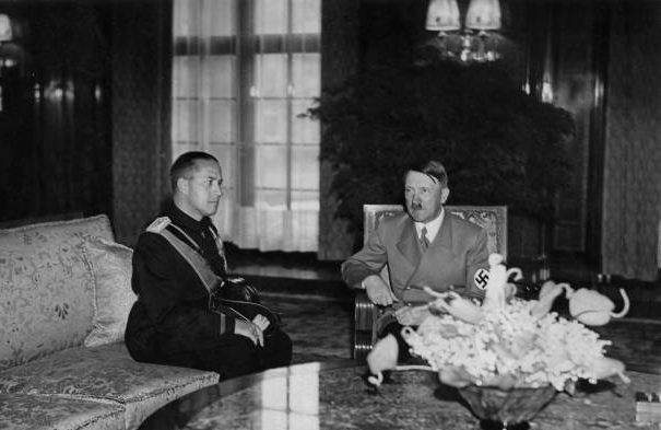 Гитлер и Чиано. 1939 г. 