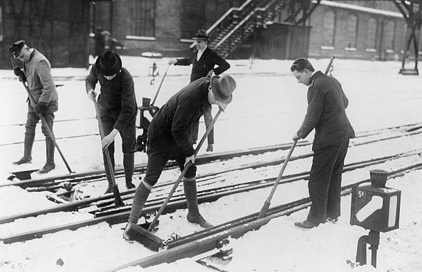 Использование специалистов TeNo во время забастовки железнодорожников в Берлине. 1922 г. 