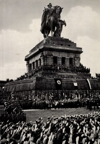 Митинг членов DAF. 1933 г. 