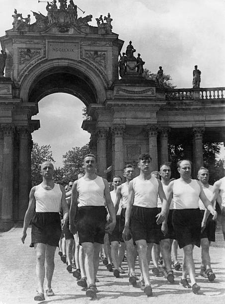 Тренировка лидеров RAD в учебном центре в Потсдаме. 1935 г. 