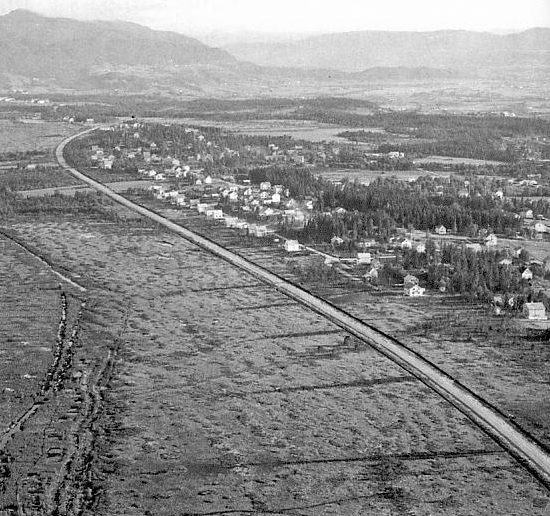 Национальное шоссе 50 в 1958 году, построенное военнопленными. 
