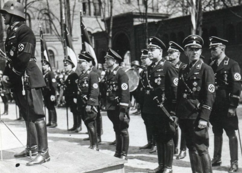 Митинг служащих RLB. 1940 г.
