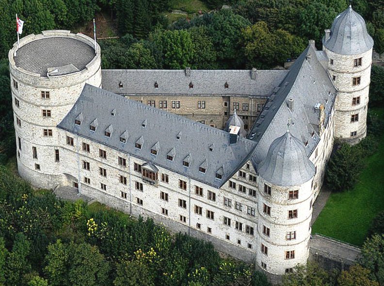 Общий вид замка Вевельсбург в наши дни.