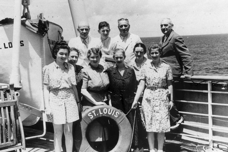 Члены DAF отдыхают на туристическом корабле. 1935 г.