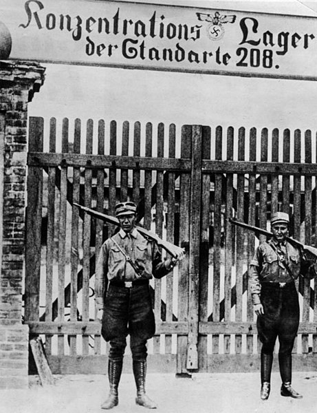 Вход в концлагерь Ораниенбург. 1933 г.