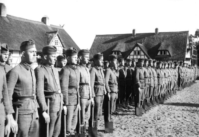Бойцы RAD в лагере. 1936 г.