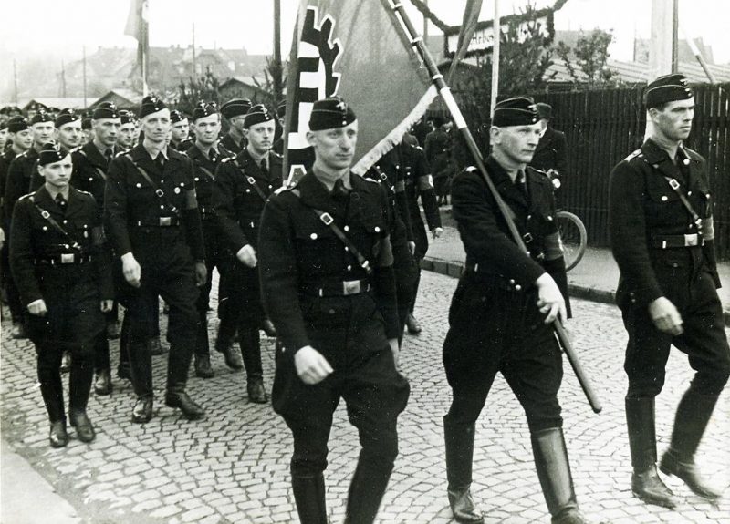 Члены DAF на параде. 1938 г.
