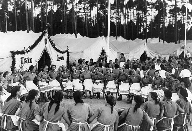 Лагерь для женщин-сотрудников RAD в Шмаузенбуке. 1939 г.