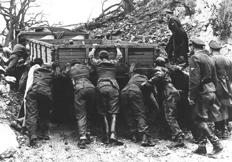 Солдаты NSKK на итальянском фронте. 1944 г.
