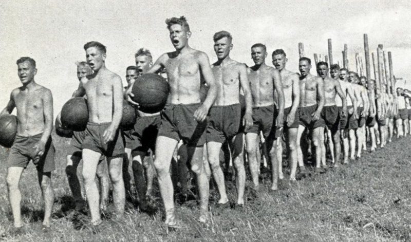 Бойцы RAD на спортивных занятиях. 1939 г.