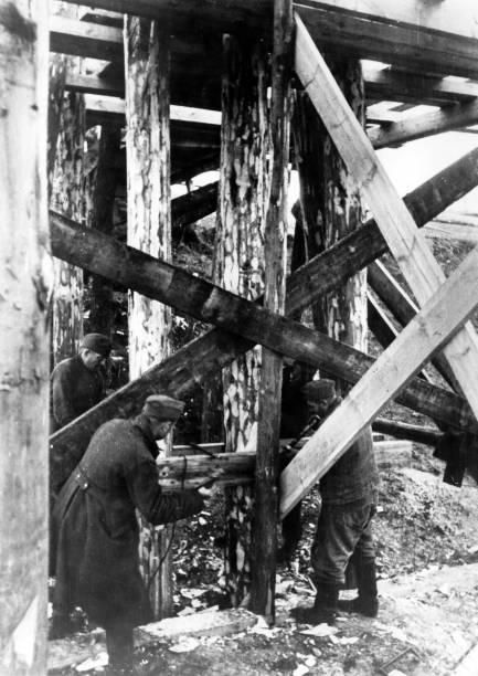 Строительство железнодорожного моста. 1943 г. 