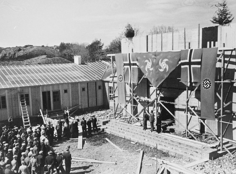 Открытие клуба DAF. 1941 г.