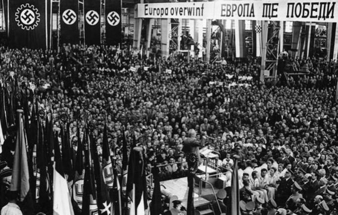 Митинг с участием Роберта Лея. Берлин, 1943 г. 