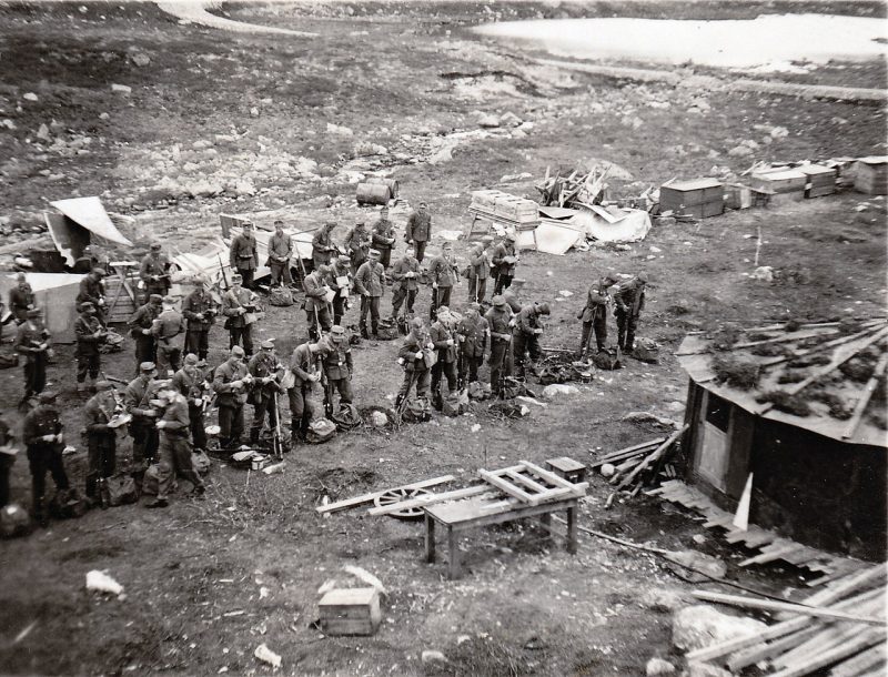 Строители ОТ в Финляндии. 1944 г.
