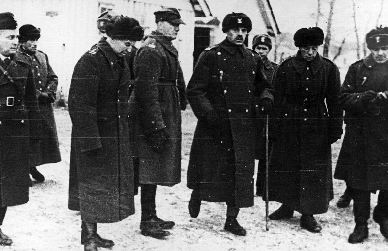 Генерал Михал Карашевич-Токаржевский в свите Андерса инспектирует Войско Польское в СССР. 1941 г.