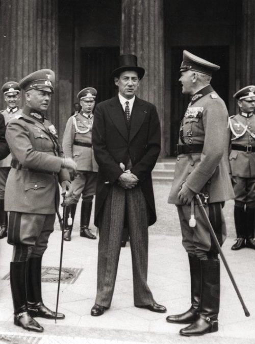 Вернер фон Фрич, Юзеф Бек и Вернер фон Бломберг во время визита Бека в Берлин. 1935 г.