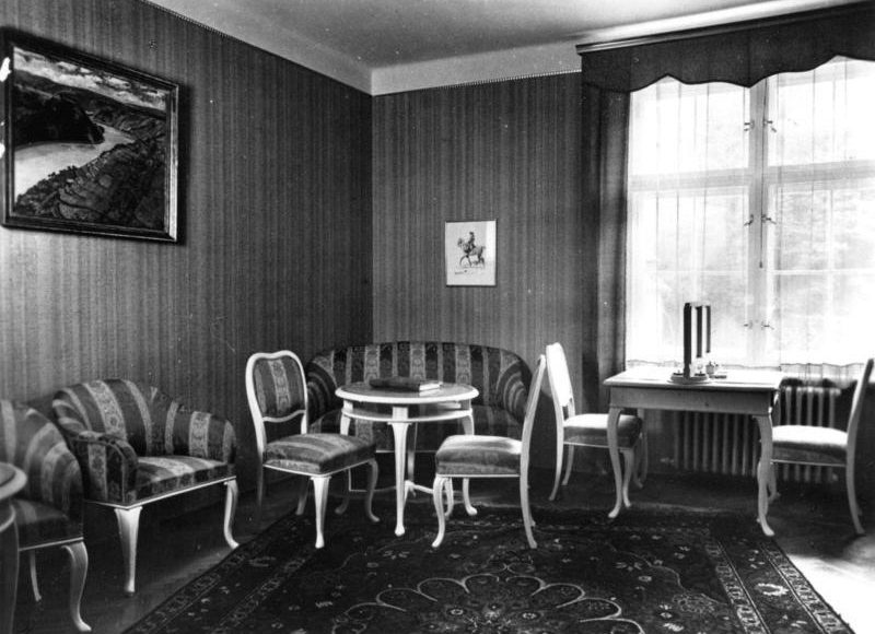 Полицейский санаторий в Карлсбаде. 1940 г. 
