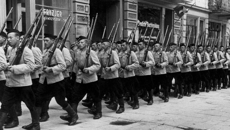 Батальон Sonderdienst в оккупированном Кракове. Июль 1940 г.