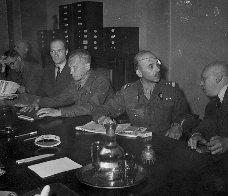 Пресс-конференция генерала Тадеуша Бор-Коморовского. 1945 г. 