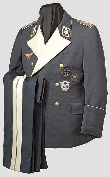 Одна из униформ командующего Люфтваффе. 