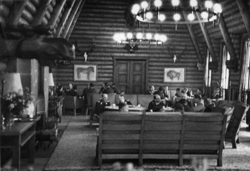 Обеденный зал. 1936 г.