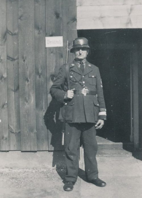 Охранники индустриальной полиции. 1944 г.