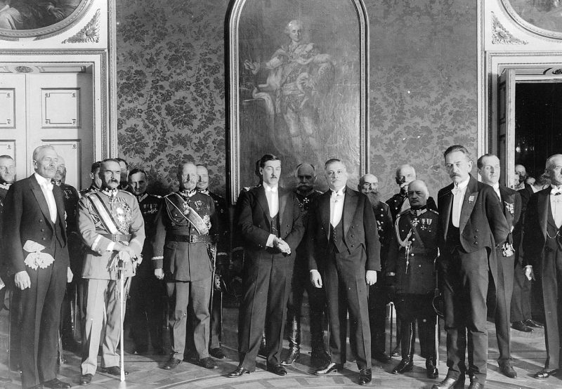 Генерал Юлиуш Роммель среди членов правительства. 1926 г.