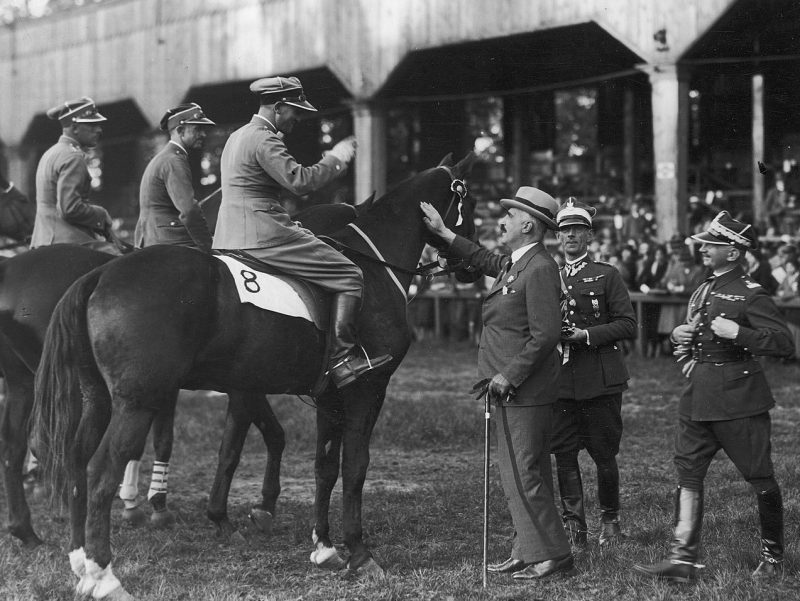 Генерал Юлиуш Роммель на национальных конных соревнованиях на ипподроме в Королевских Лазенках в Варшаве. 1932 г.