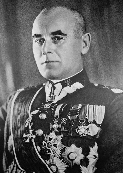 Эдуард Рыдз-Смиглы в должности маршала Польши. 1937 г.