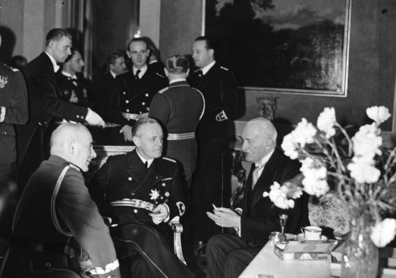 Иоахим фон Риббентроп, Эдвард Рыдз-Смиглы и Игнаций Мосьцицкий. Варшава, 1939 г.