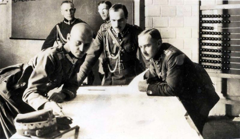 Владислав Сикорский со штабом 5-й польской армии во время Варшавской битвы. 1920 г.