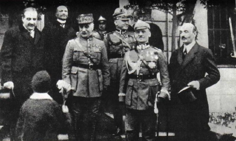 Генерал Владислав Сикорский и маршал Фердинанд Фош во время визита в Варшаву. 1923 г.