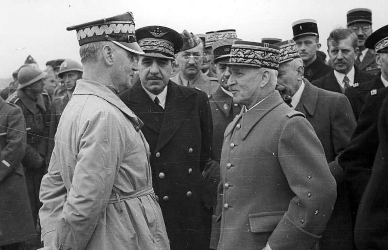 Владислав Сикорский на церемонии присвоения гренадерских имен войскам. Франция, 1940 г.