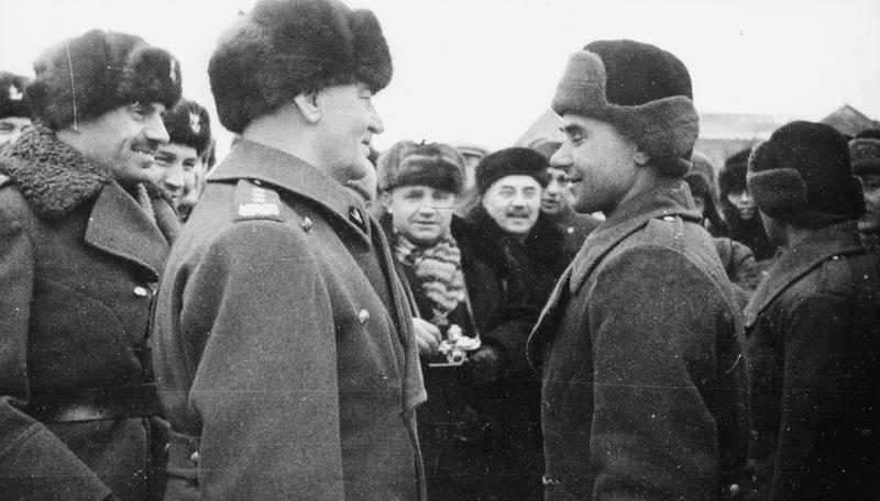 Генерал Владислав Сикорский инспектирует части Войска Польского в Советском Союзе. 1941 г.