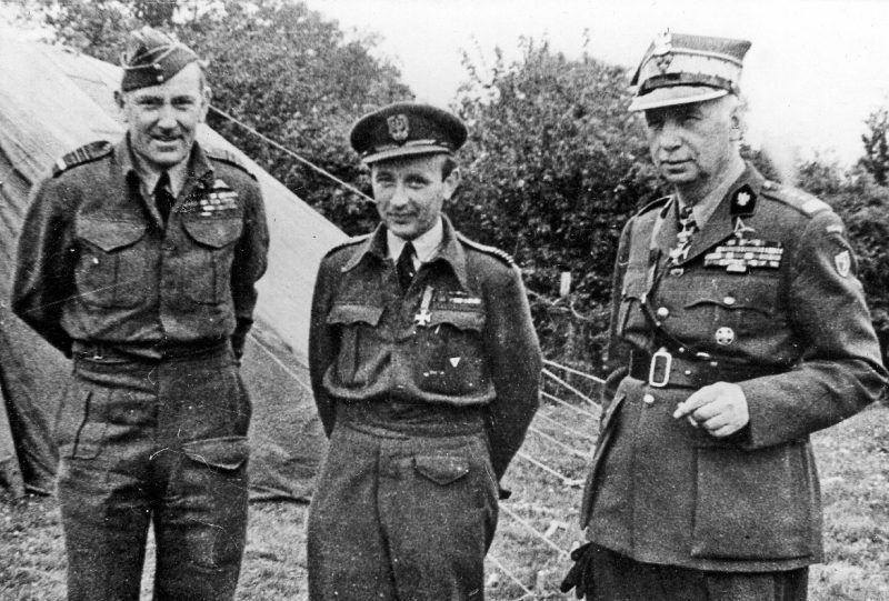 Станислав Скальский с генералом Казимежем Соснковским и маршалом авиации Артуром. 1943 г.
