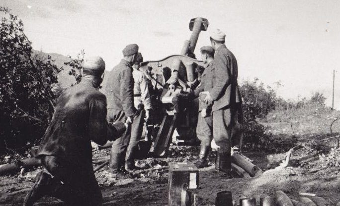 Артиллерийская позиция болгарской армии под Струмицей. Октябрь 1944 г.