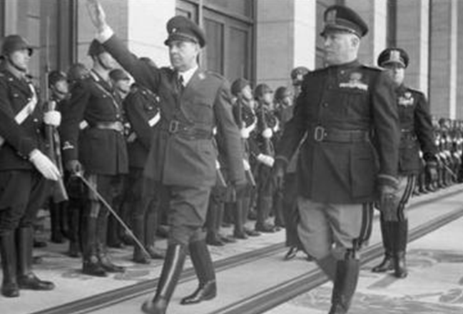 Поглавник Анте Павелич и итальянский дуче Бенито Муссолини 18 мая 1941 года в Риме. 