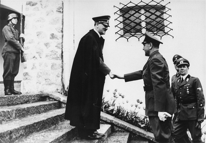 Адольф Гитлер и Анте Павелич. 1941 г.