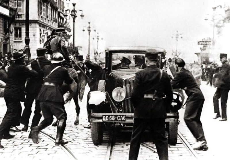 Момент убийства короля Югославии Александра I в Марселе.